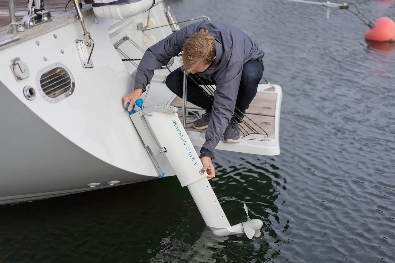 Remoran_hydrogenerator_fits_many_types_of_sailboats.jpg