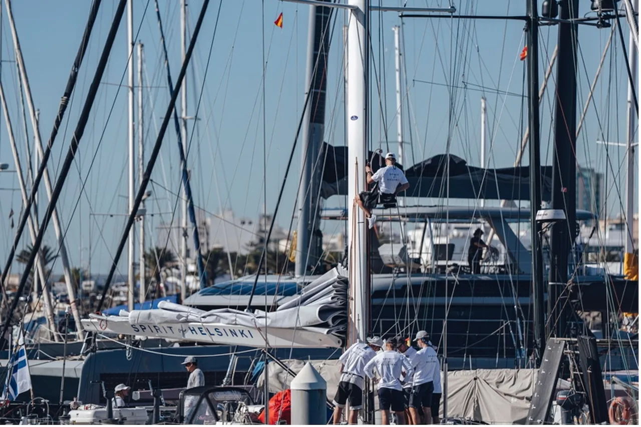 Crews take time to prepare for the 3,000nm Atlantic race.jpg