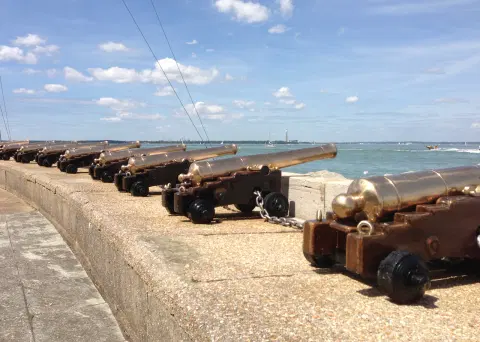 Cowes Week 2026: Two Centuries of Sail — The World’s Longest-Running Regatta Celebrates Its 200th Anniversary in Grand Style