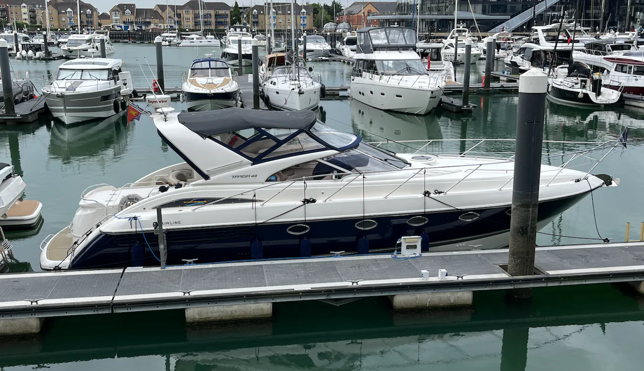 Fairline Targa 43 – The Perfect Blend of Performance and Elegance