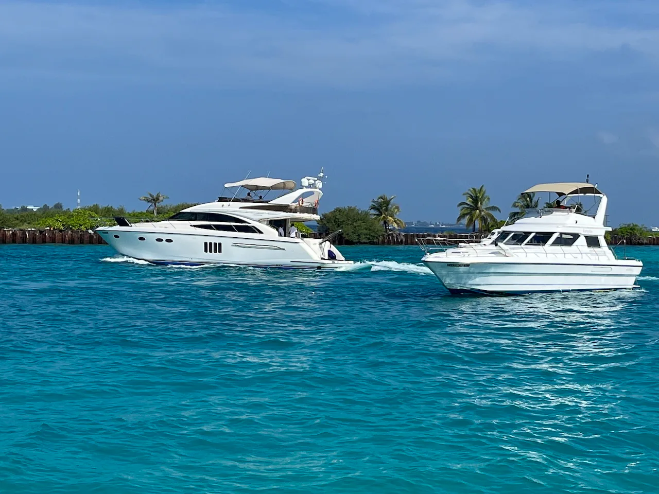 Flybridge yacht