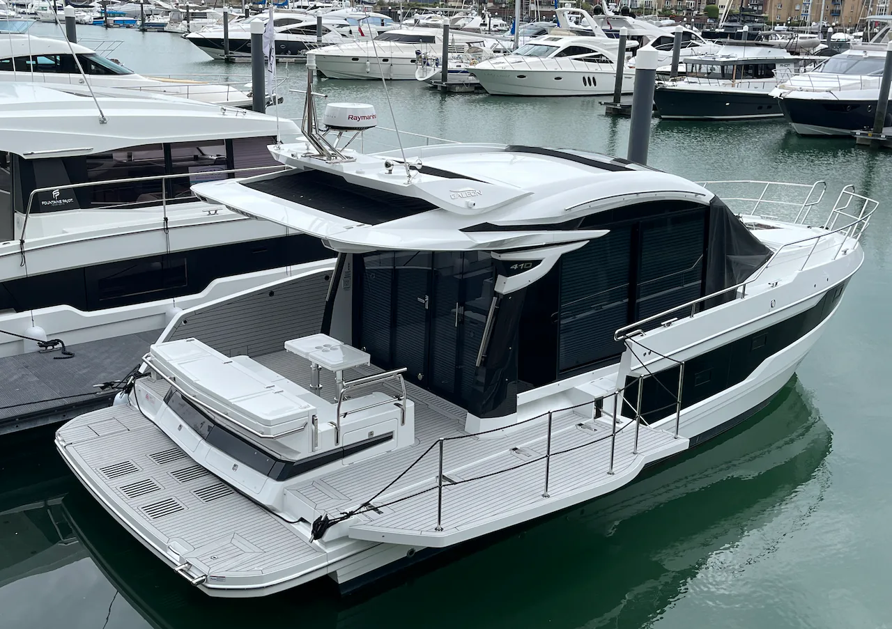 Galeon 410 HTC - Review