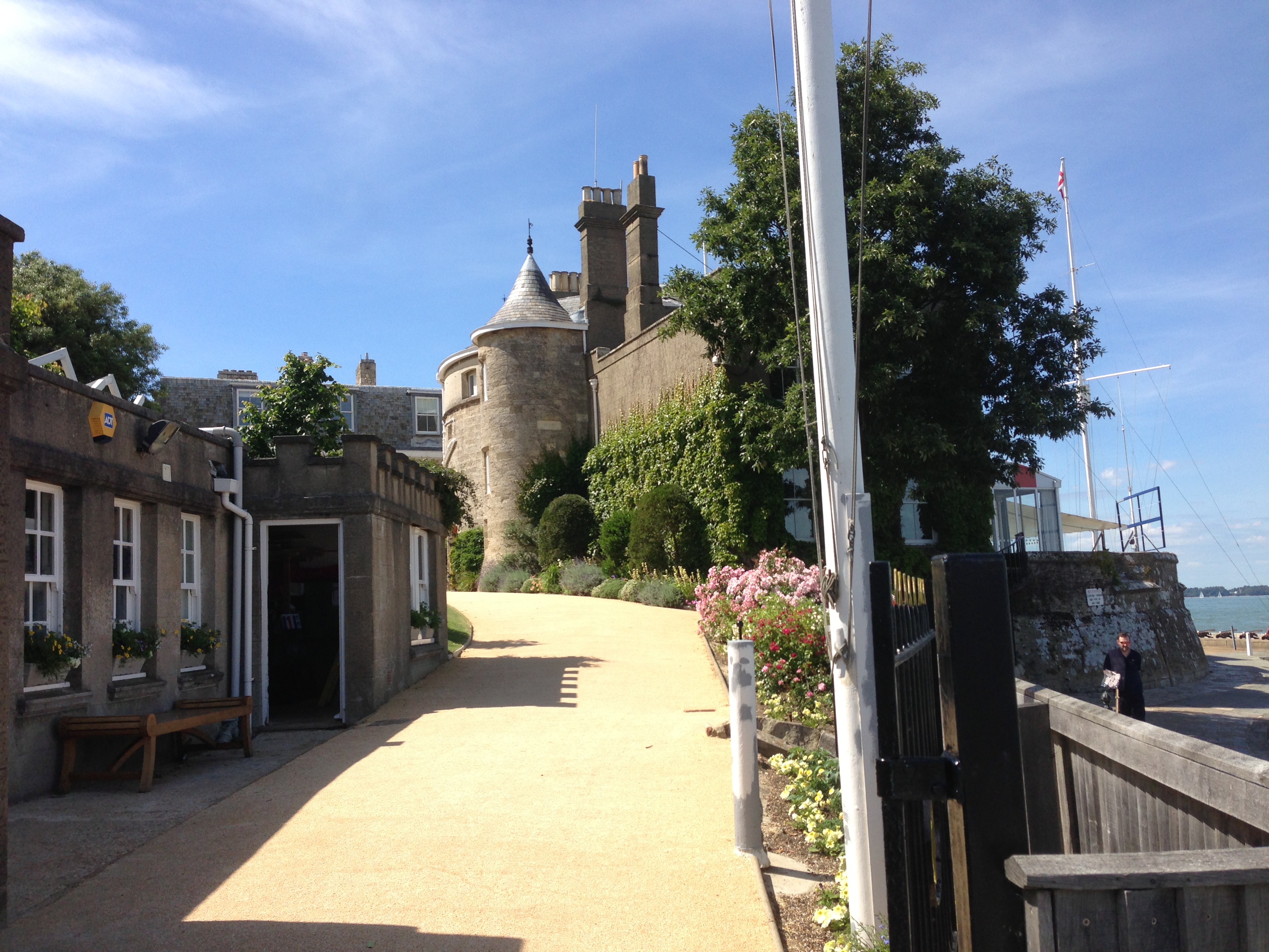 Royal Yacht Squadron (RYS)
