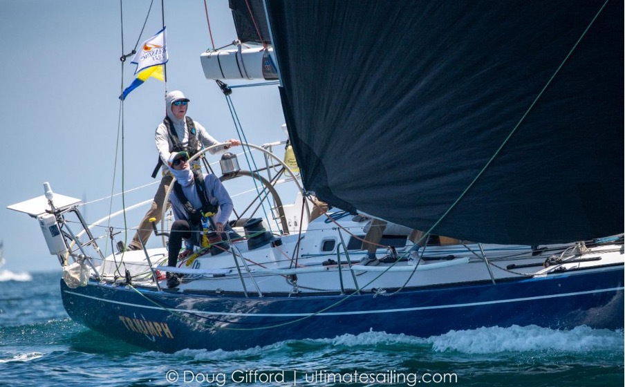 TRANSPAC'S MIDDLE FLEET SETS OFF FOR DIAMOND HEAD