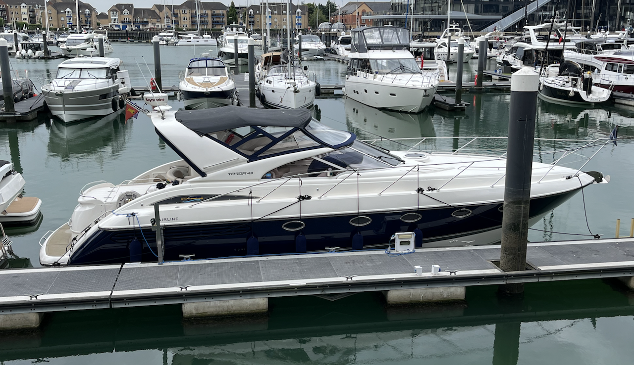  Fairline Targa 43 – The Perfect Blend of Performance and Elegance