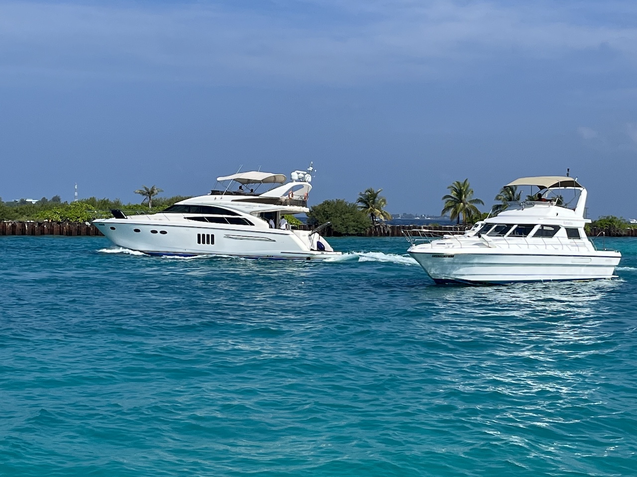 Flybridge yacht